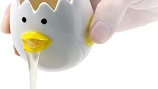 LuoCoCo Cute Egg Separator, Ceramics Vomiting Chicken Egg Yolk White Separator, Practical Household Small Egg Filter Splitter, Kitchen Gadget Baking Assistant Tool, Dishwasher Safe (Yellow)